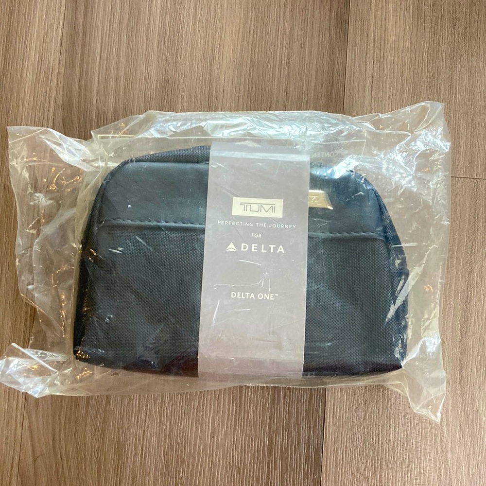 NEW TUMI x Delta Amenity Bag